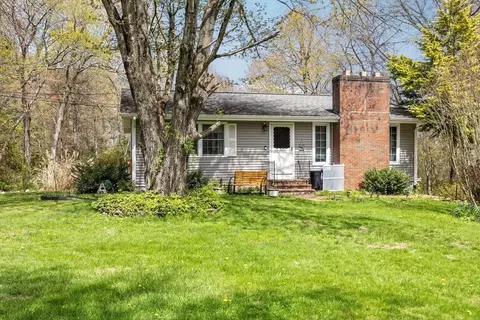 11 Grandview, Granby, MA 01033