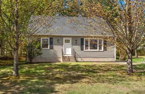 16 Picard Cir, Easthampton, MA 01027