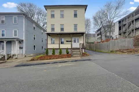 20 Mott St, Worcester, MA 01604
