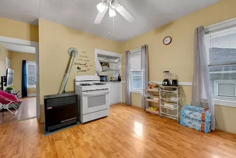 20 Mott St, Worcester, MA 01604 photo 8