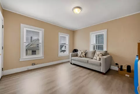 20 Mott St, Worcester, MA 01604 photo 3