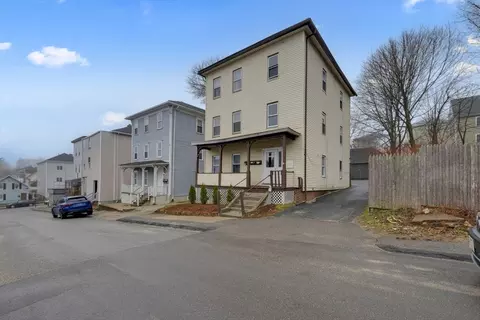 20 Mott St, Worcester, MA 01604 photo 2