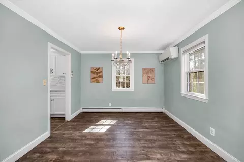 Dining - 106 Grove St, Reading, MA 01867 photo 1 of 2