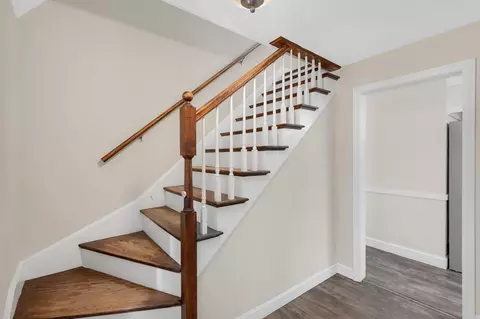 Entry Way - 106 Grove St, Reading, MA 01867 photo 2 of 3