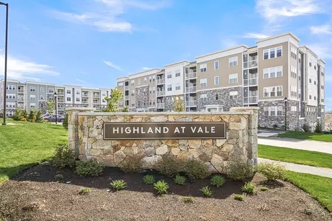 2 Stratton Dr #307, Woburn, MA 01801