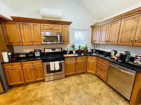 9 Woodward Ave, Quincy, MA 02169