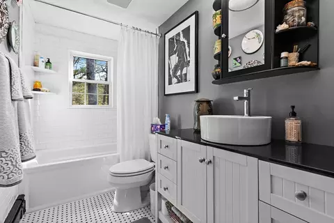 Bath - 39 Hadley Rd, Framingham, MA 01701 photo 1 of 2