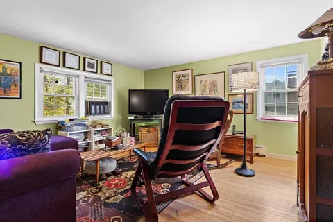 Living - 39 Hadley Rd, Framingham, MA 01701 photo 3 of 4