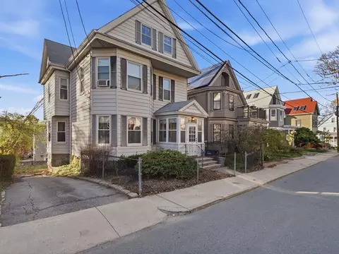 7 Sheldon St, Roslindale, MA 02131