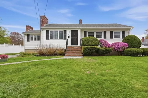 35 Enfield St, Lowell, MA 01852