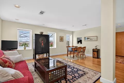 416 Medford St #C5, Charlestown, MA 02129
