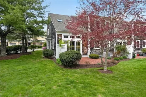 14 Whiting Ln #14, Hingham, MA 02043 photo 6