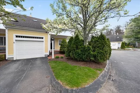 14 Whiting Ln #14, Hingham, MA 02043 photo 4