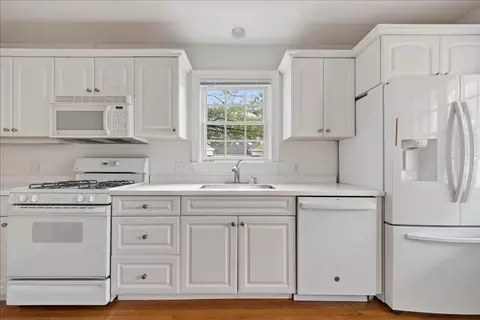 14 Whiting Ln #14, Hingham, MA 02043 photo 19