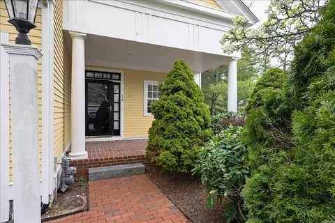 14 Whiting Ln #14, Hingham, MA 02043 photo 2