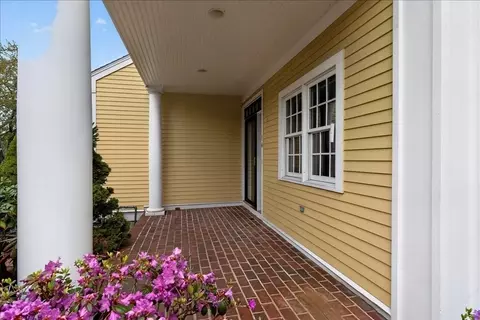 14 Whiting Ln #14, Hingham, MA 02043 photo 3