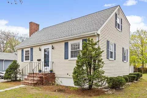 60 Fleming St, Dedham, MA 02026 photo 2