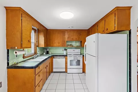 60 Fleming St, Dedham, MA 02026 photo 13