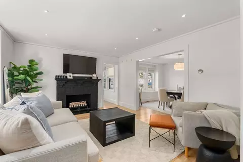 139 Bartlett Ave #1, Belmont, MA 02478
