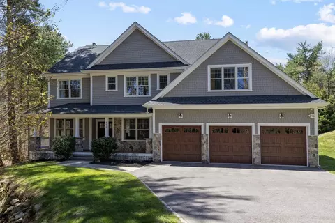 205 Pond St, Hopkinton, MA 01748