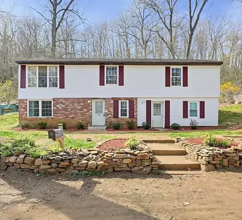 124 Old County Rd, Holland, MA 01521