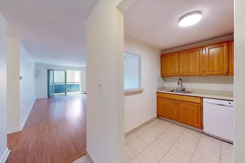 32 Whites Ave #D22, Watertown, MA 02472