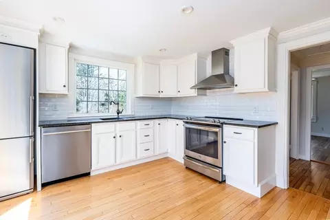 45 Old Phinneys Ln, Barnstable, MA 02630 photo 10