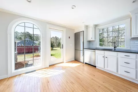 45 Old Phinneys Ln, Barnstable, MA 02630 photo 8