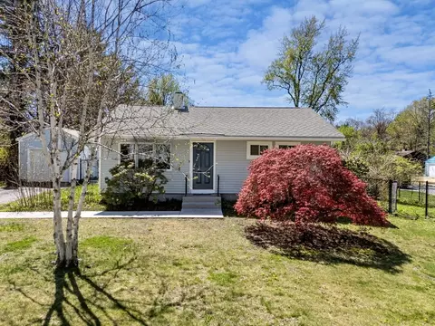 15 Crestmont St, Springfield, MA 01108