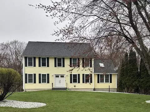 9 Balmoral Dr, Methuen, MA 01844