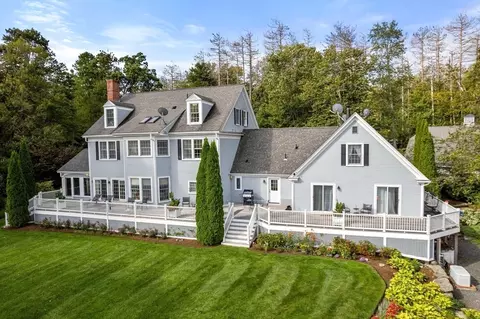 178 Glasheen Rd, Petersham, MA 01366