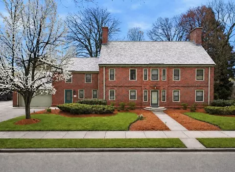 81 William St, Worcester, MA 01609