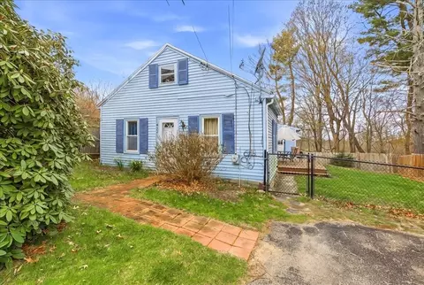 32 Elm Ave, Holbrook, MA 02343