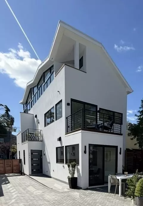 131 Charles St #R, Cambridge, MA 02141