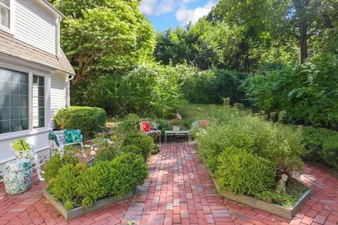 Exterior - 102 Central St, Hingham, MA 02043 photo 6 of 8