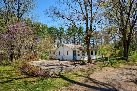 7 Pine Valley Rd, Northampton, MA 01062