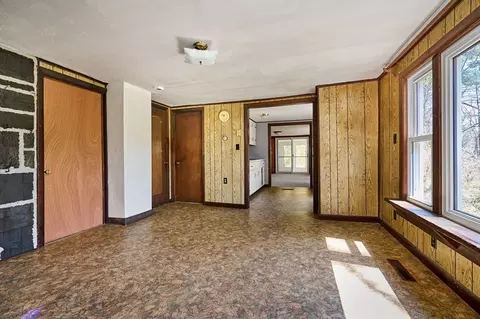 7 Pine Valley Rd, Northampton, MA 01062 photo 4
