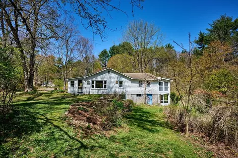 7 Pine Valley Rd, Northampton, MA 01062 photo 2