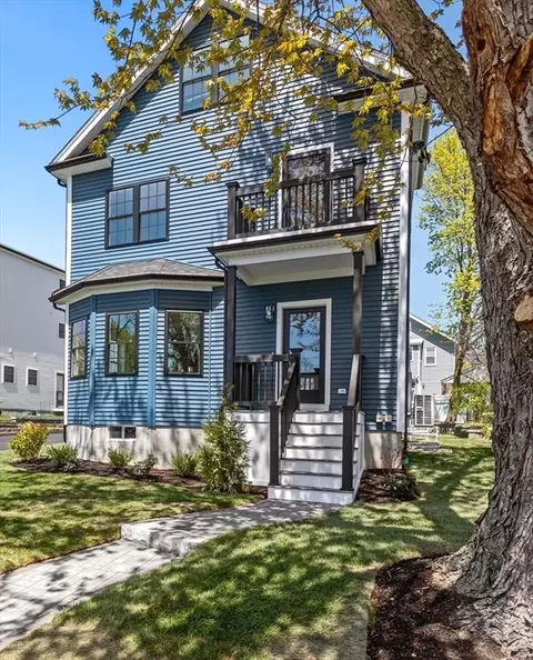 35 Summer St #35, Arlington, MA 02474