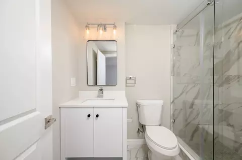 Bath - 345 Plain St, Hanover, MA 02339 photo 4 of 5