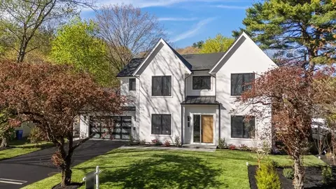 470 Quinobequin Rd, Newton, MA 02468