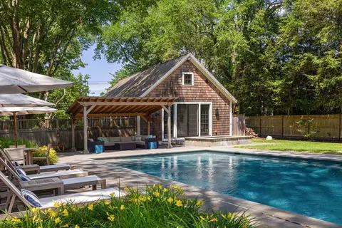 29 Pleasant St, Hingham, MA 02043 photo 32