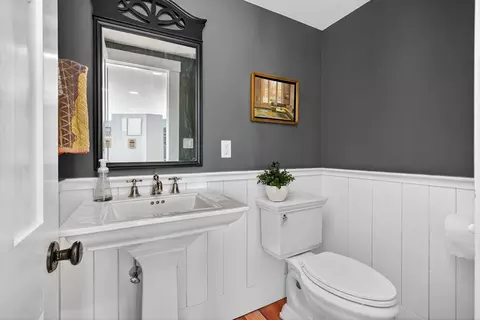 29 Pleasant St, Hingham, MA 02043 photo 11