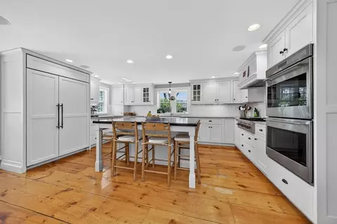 29 Pleasant St, Hingham, MA 02043 photo 5