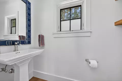 29 Pleasant St, Hingham, MA 02043 photo 31