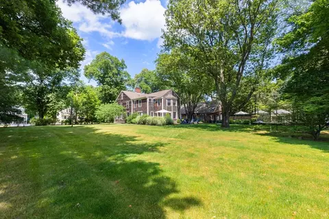 29 Pleasant St, Hingham, MA 02043 photo 4