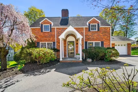 346 Albion St, Wakefield, MA 01880