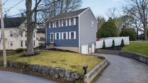 18 Prospect St, Amesbury, MA 01913