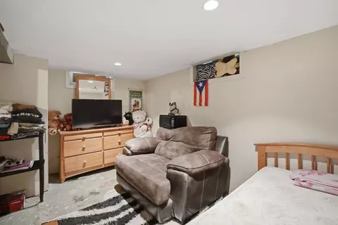 Bedroom - 91 Ardmore St, Springfield, MA 01104 photo 5 of 5