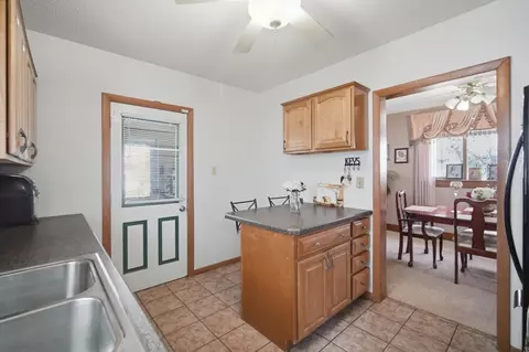 Kitchen - 91 Ardmore St, Springfield, MA 01104 photo 1 of 3